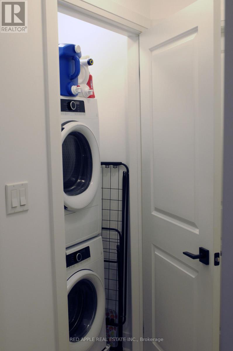 88 Fairlane Avenue N, Barrie, Ontario  L9J 0M9 - Photo 11 - S12603768