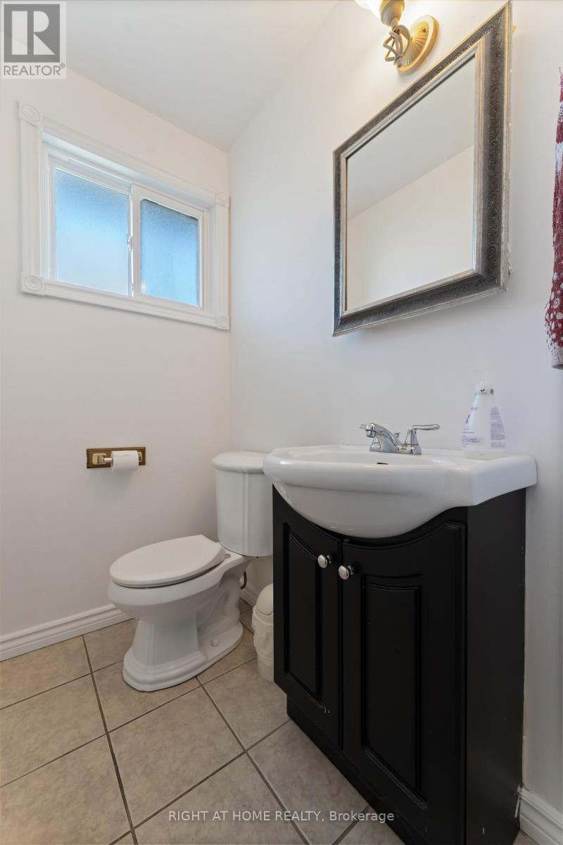 2221 Circle Place, Ottawa, Ontario  K1G 3E2 - Photo 33 - X12418193