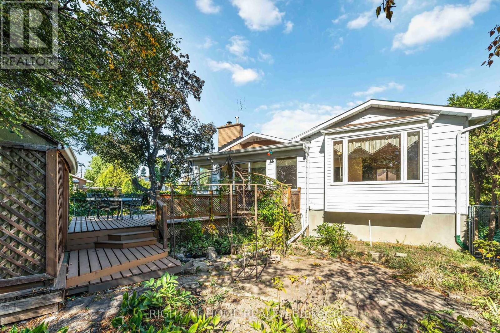 2221 Circle Place, Ottawa, Ontario  K1G 3E2 - Photo 43 - X12418193