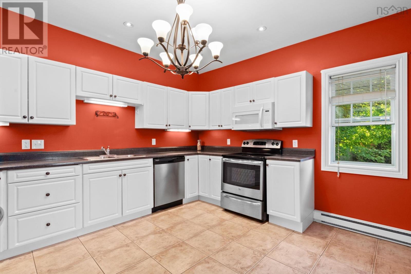 48 Irving Street, Woodside, Nova Scotia  B2W 1K2 - Photo 12 - 202522320