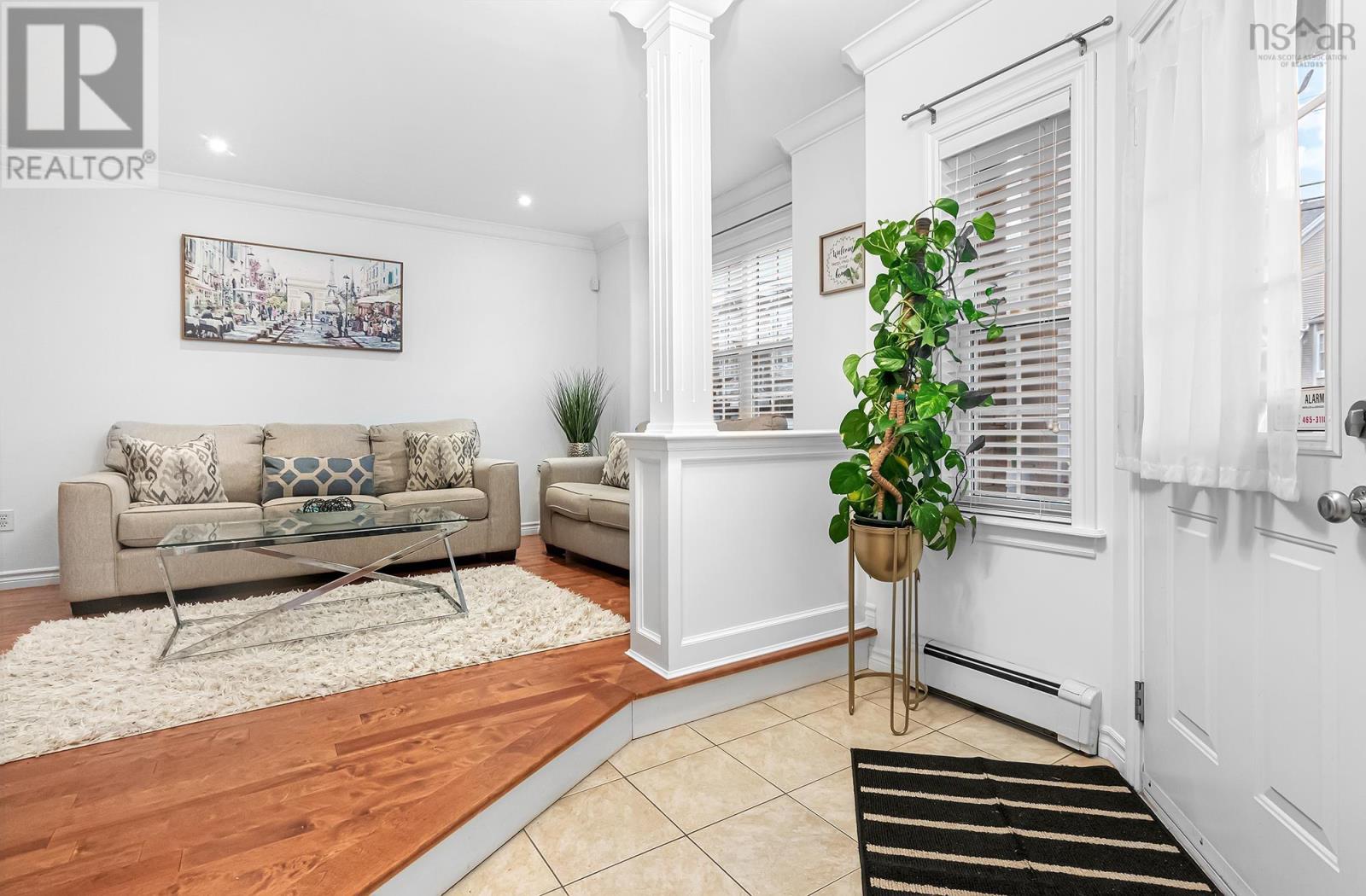 18 Outrigger Crescent, Halifax, Nova Scotia  B3M 4V8 - Photo 3 - 202529080