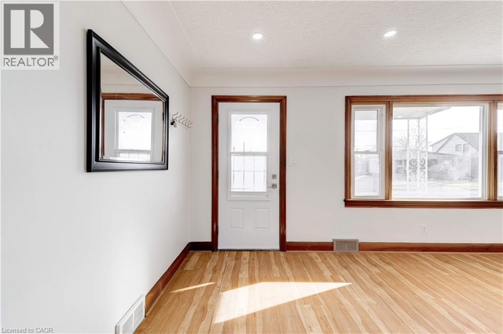 662 Harriet Street Unit# Upper, Welland, Ontario  L3B 2J3 - Photo 3 - 40792289