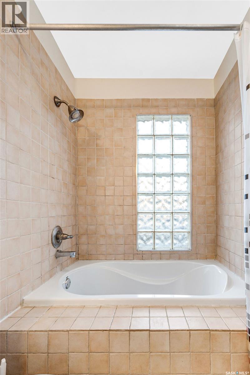 527 7th Street E, Saskatoon, Saskatchewan  S7H 0X6 - Photo 29 - SK025243