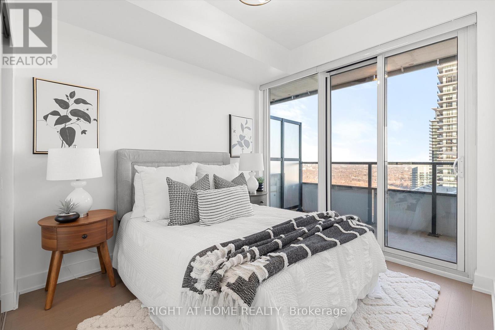 4415 - 30 Shore Breeze Drive, Toronto, Ontario M8V 0J1 - Photo 10 - W12603778