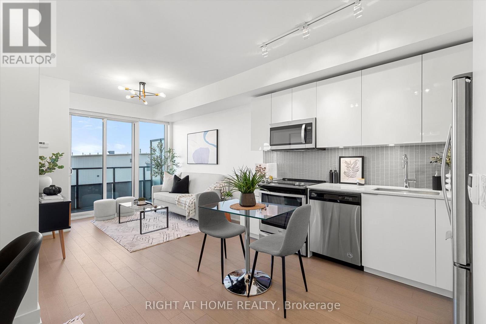 4415 - 30 Shore Breeze Drive, Toronto, Ontario M8V 0J1 - Photo 5 - W12603778