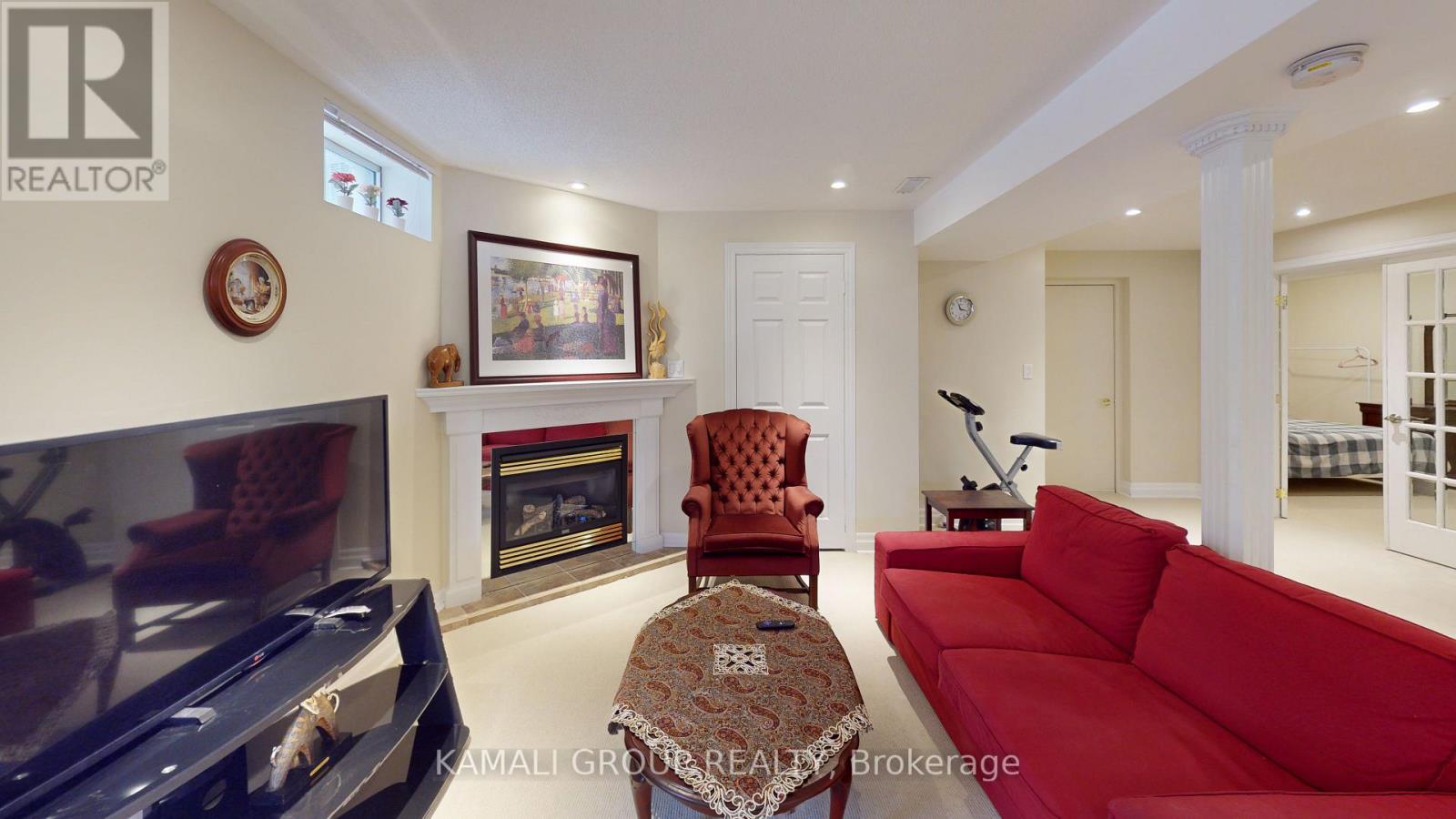 Bsmt - 271 Rhodes Circle, Newmarket (Glenway Estates), Ontario  L3X 1V4 - Photo 4 - N12565668