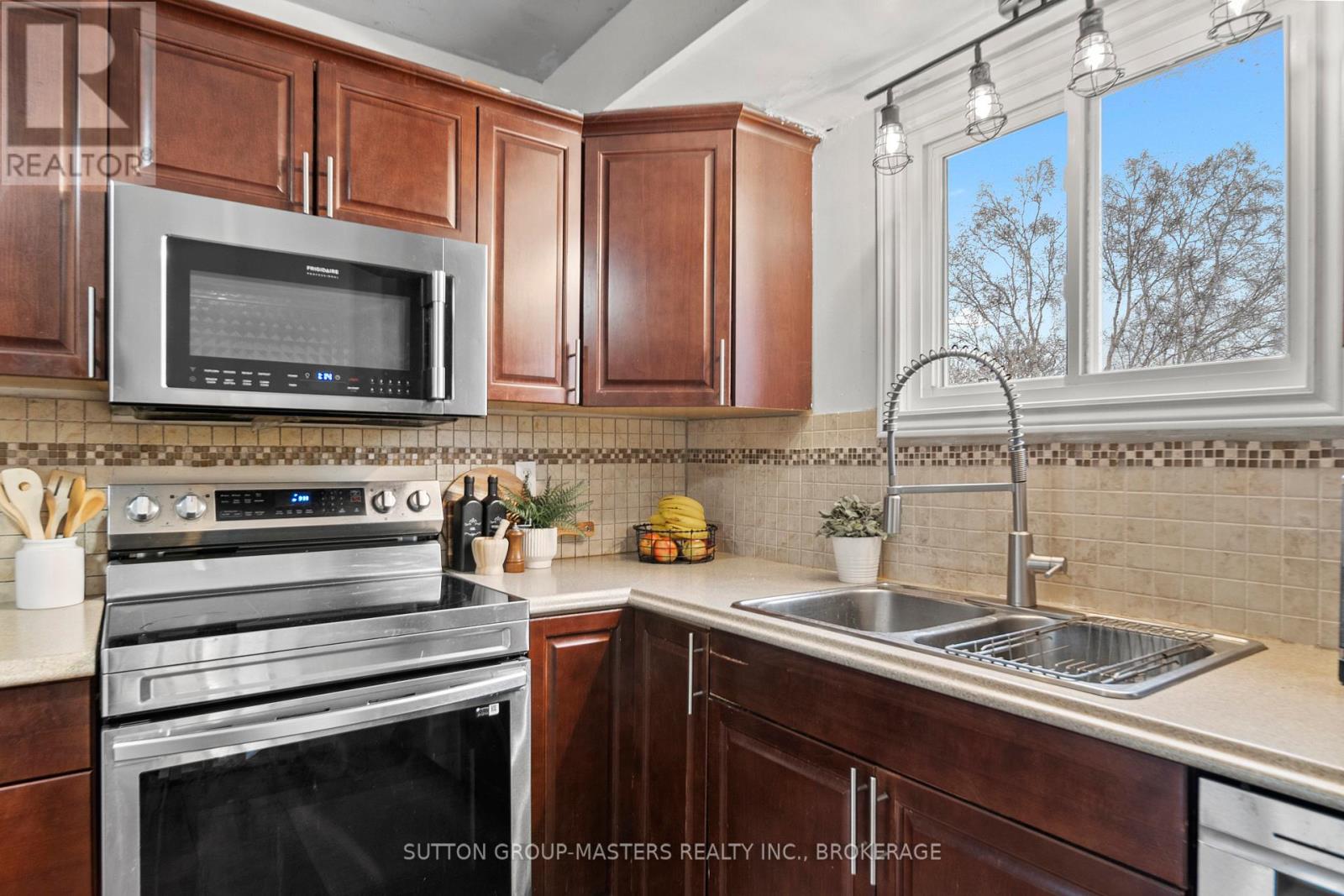 66 Nicholson Crescent, Loyalist, Ontario  K7N 1X1 - Photo 17 - X12603848