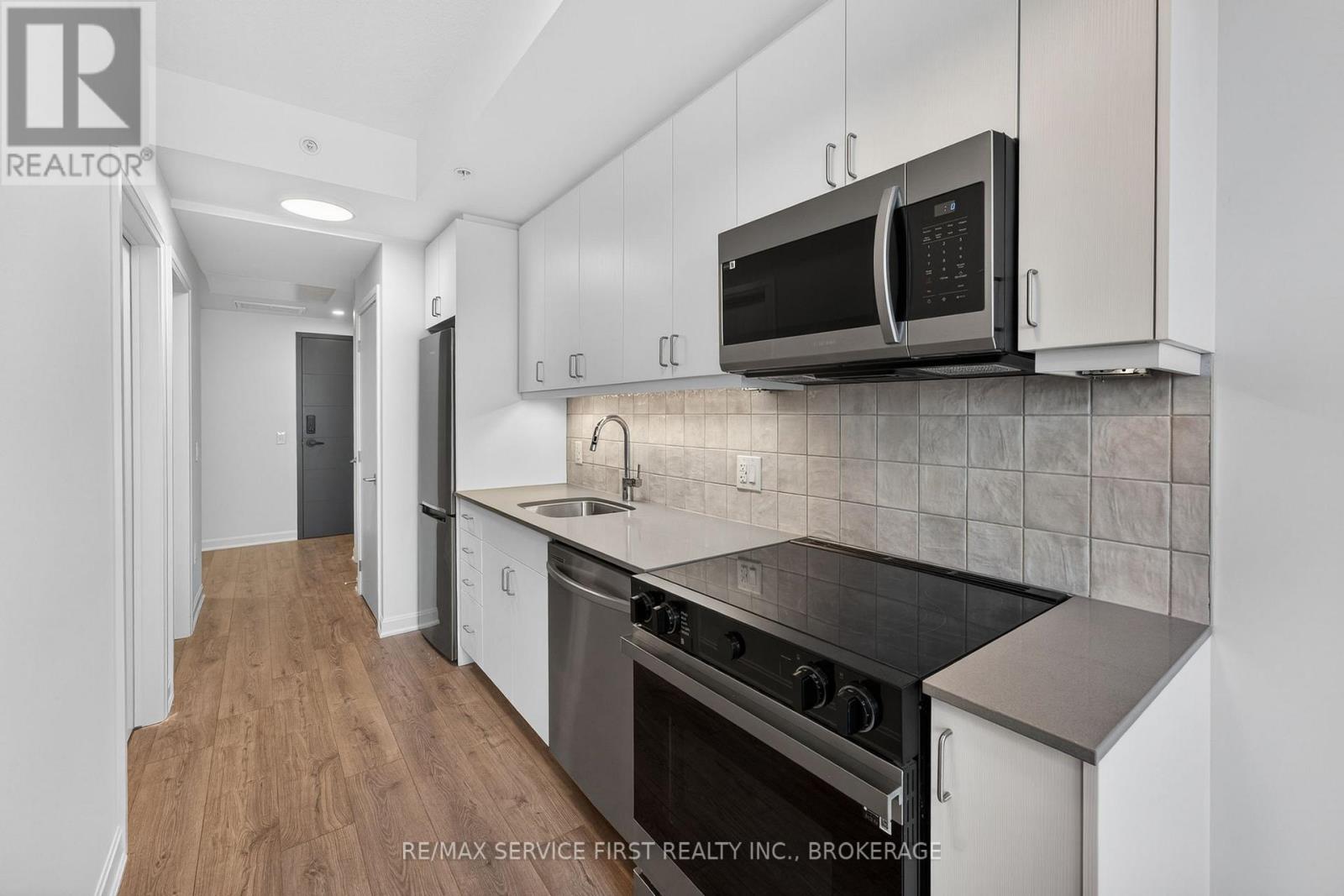 613 - 223 Princess Street, Kingston (East Of Sir John A. Blvd), Ontario  K7L 0G8 - Photo 16 - X12603850