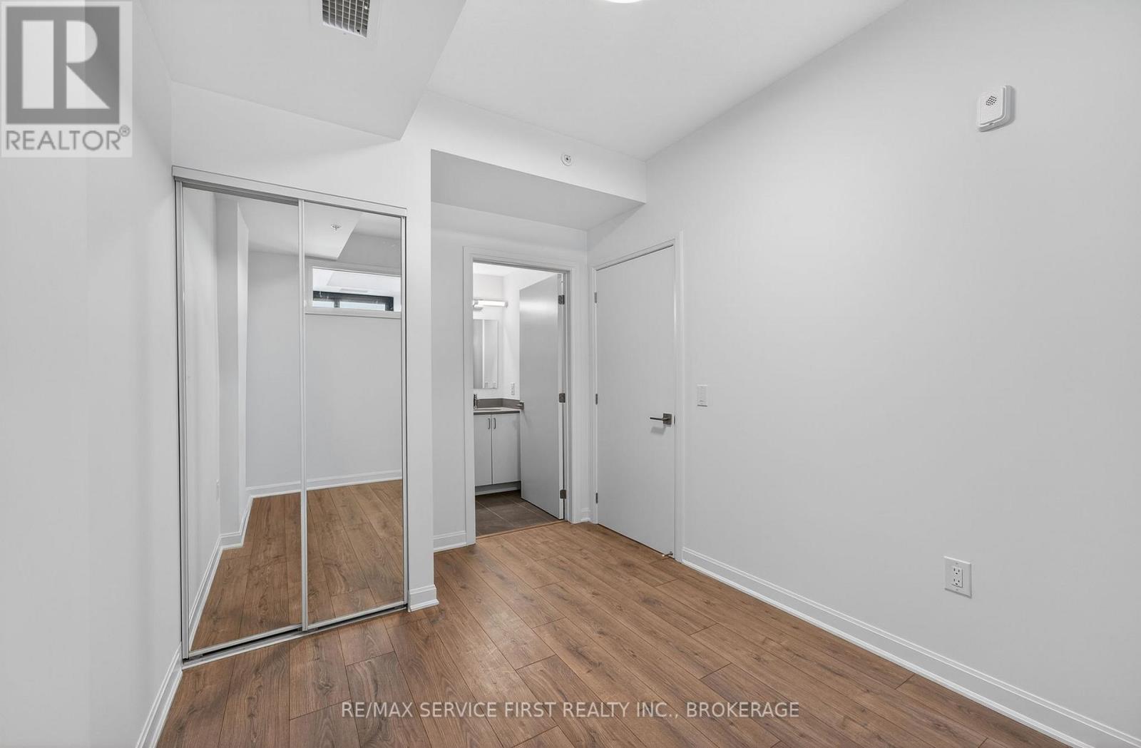 613 - 223 Princess Street, Kingston, Ontario  K7L 0G8 - Photo 14 - X12603864