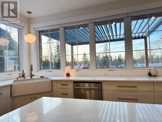 2105 Foothill Dr, Thunder Bay, Ontario  P7J 0L1 - Photo 12 - TB253619