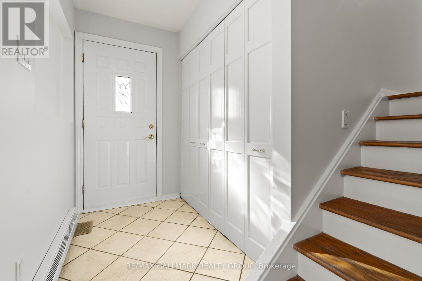 26 Ettrick Crescent, Ottawa, Ontario  K2J 1G1 - Photo 3 - X12603880