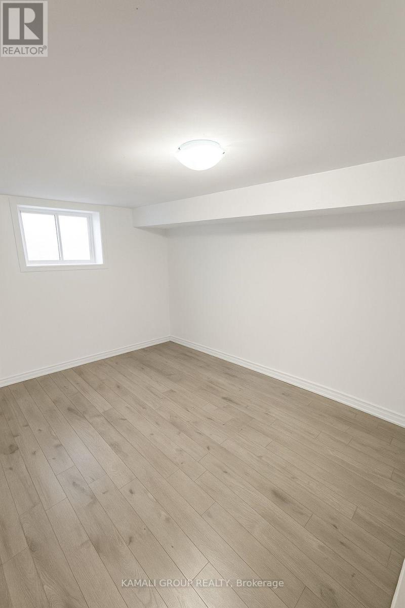 Bsmt - 629 Gibb Street, Oshawa, Ontario  L1J 1Z6 - Photo 2 - E12509312