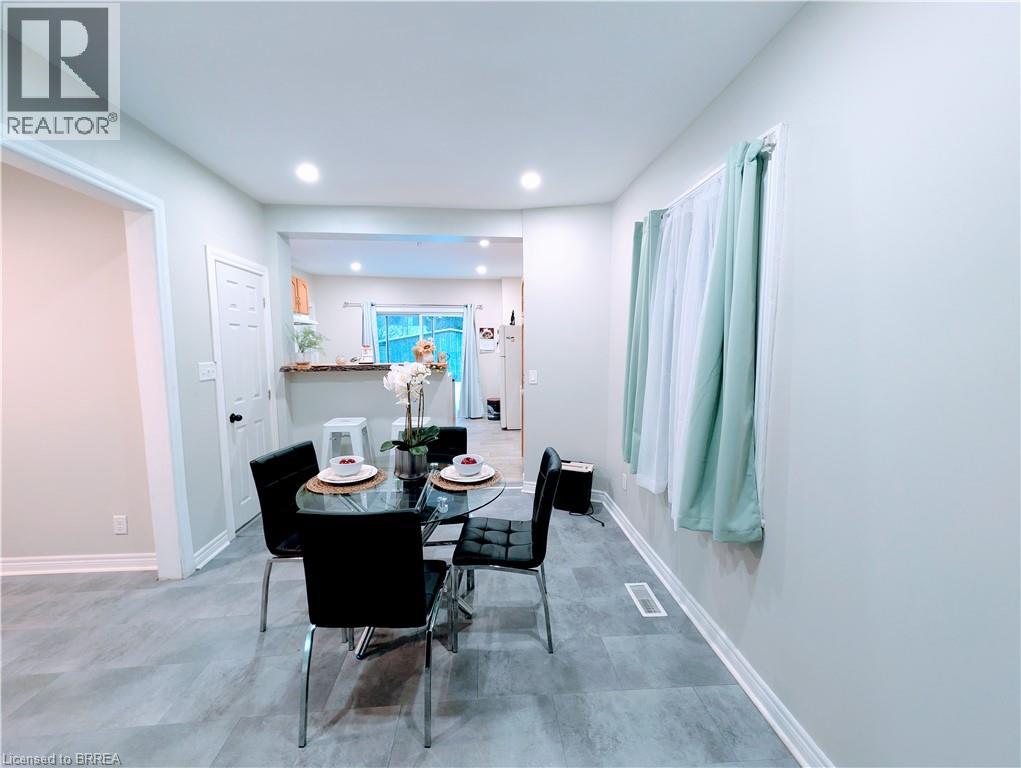 153 Brock Street, Brantford, Ontario  N3S 5W2 - Photo 9 - 40792513