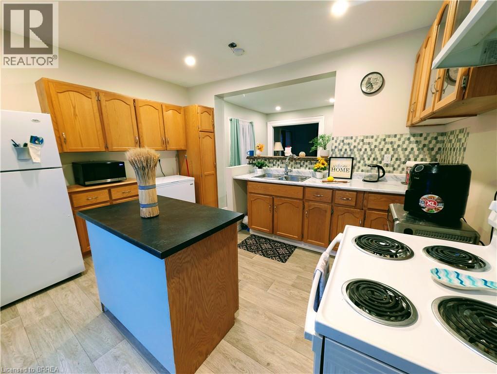 153 Brock Street, Brantford, Ontario  N3S 5W2 - Photo 5 - 40792513