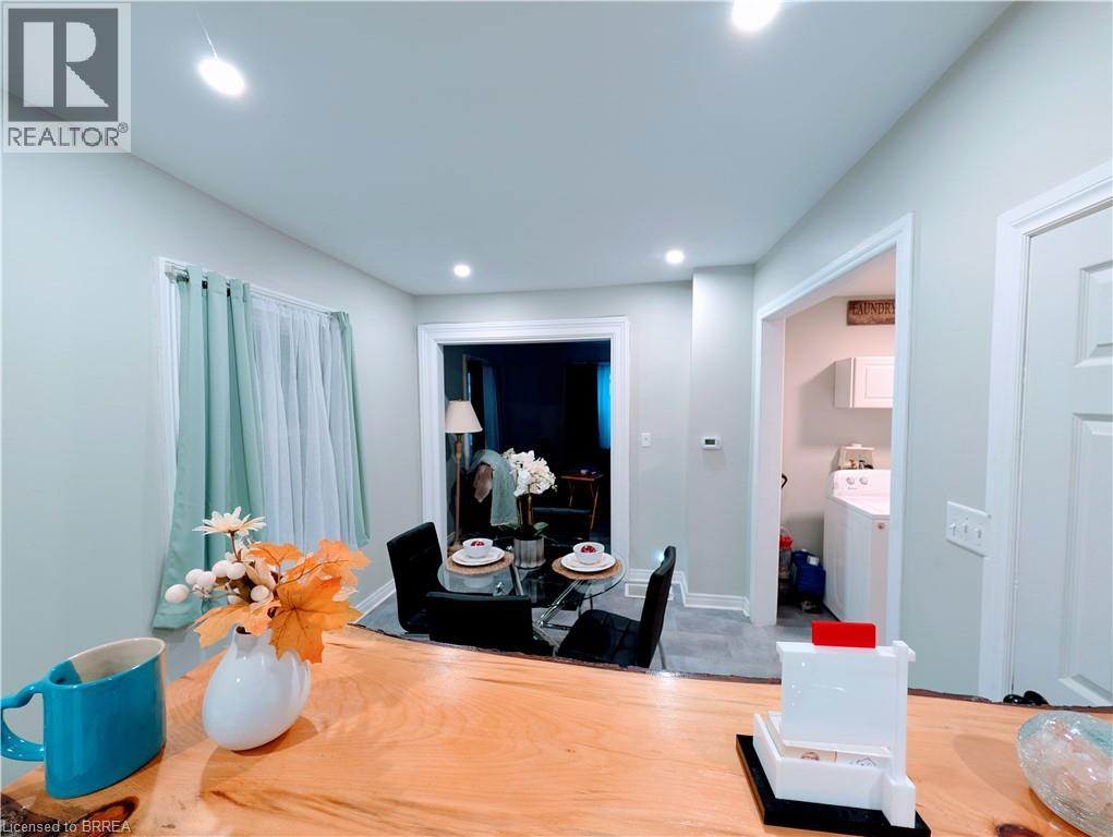 153 Brock Street, Brantford, Ontario  N3S 5W2 - Photo 6 - 40792513