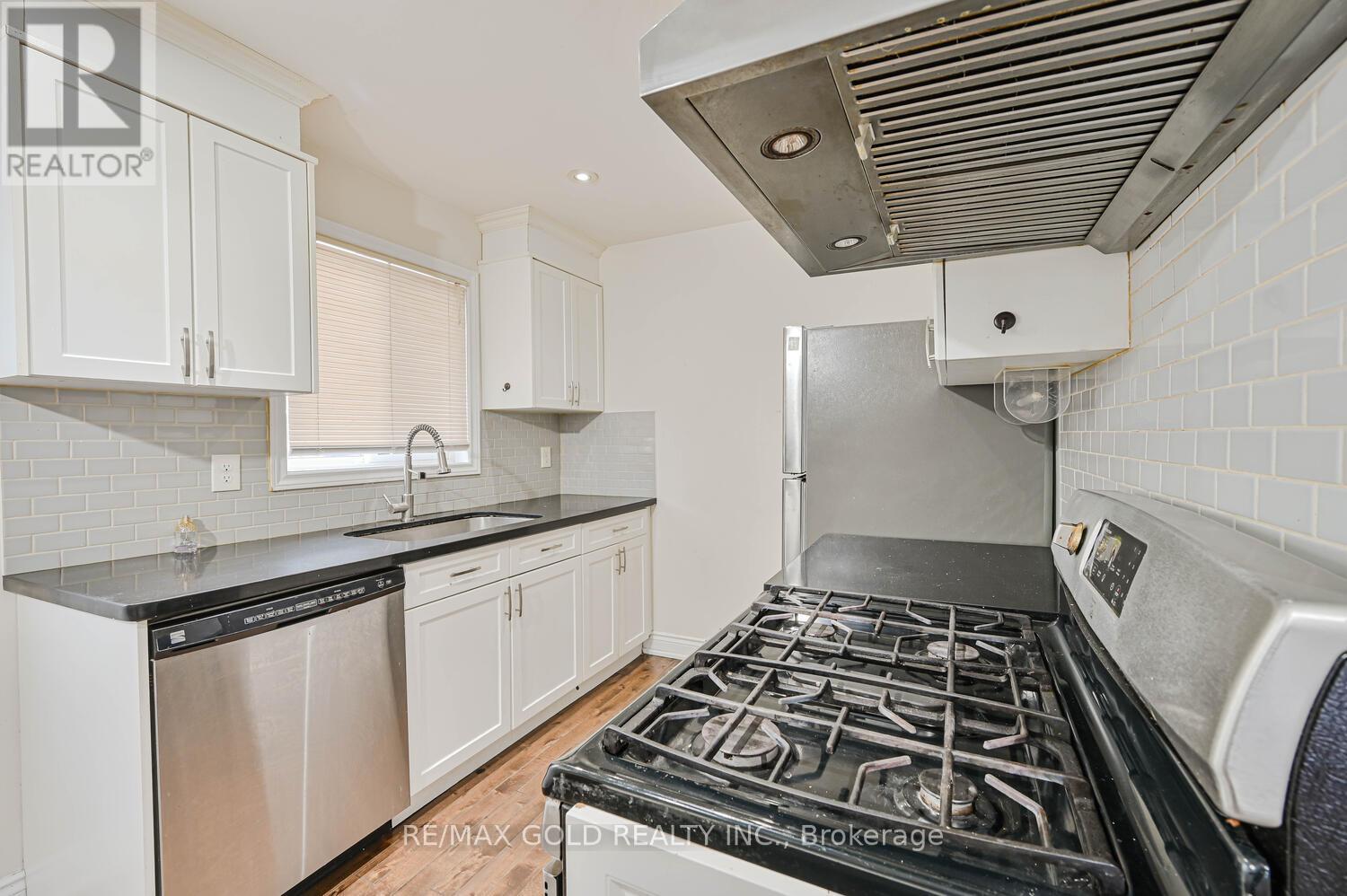 228 Martindale Crescent, Brampton, Ontario  L6X 2V2 - Photo 11 - W12590034