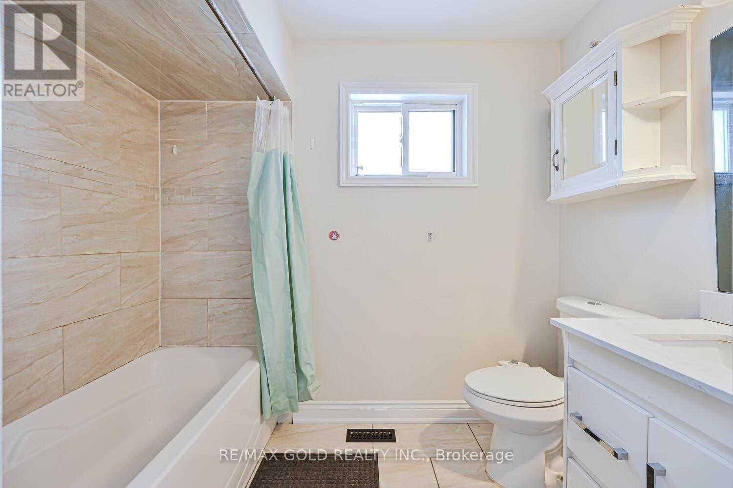 228 Martindale Crescent, Brampton, Ontario  L6X 2V2 - Photo 15 - W12590034