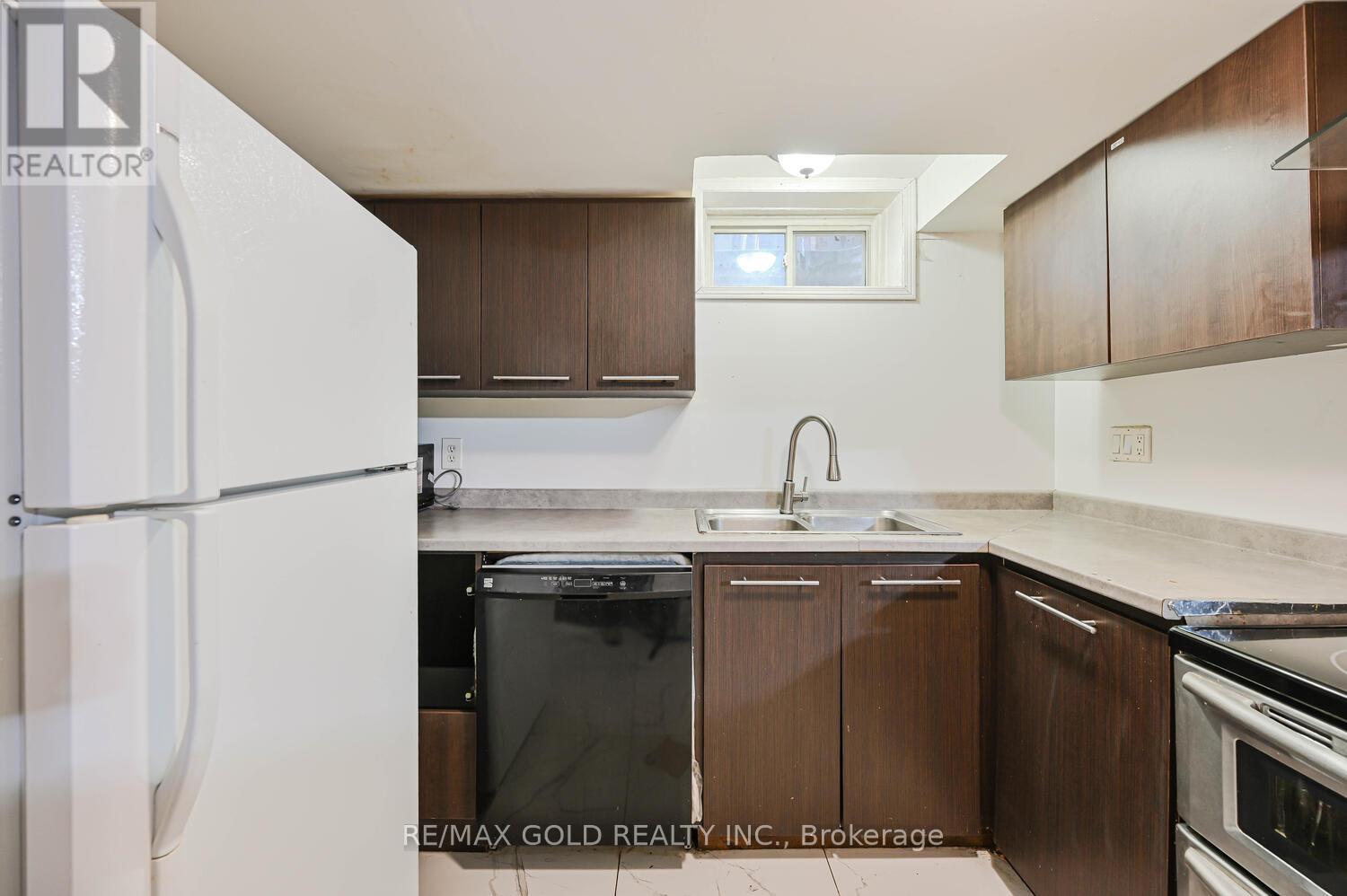 228 Martindale Crescent, Brampton, Ontario  L6X 2V2 - Photo 23 - W12590034