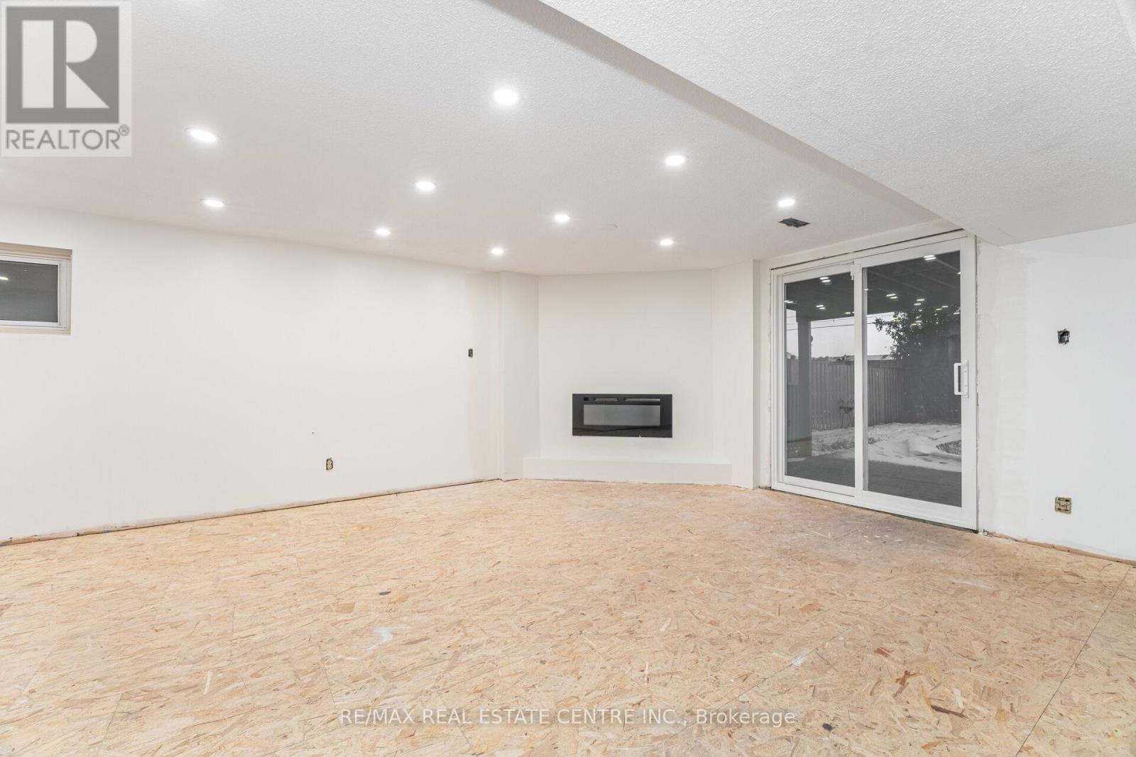 4262 Poltava Crescent, Mississauga, Ontario  L4W 3C2 - Photo 27 - W12598042