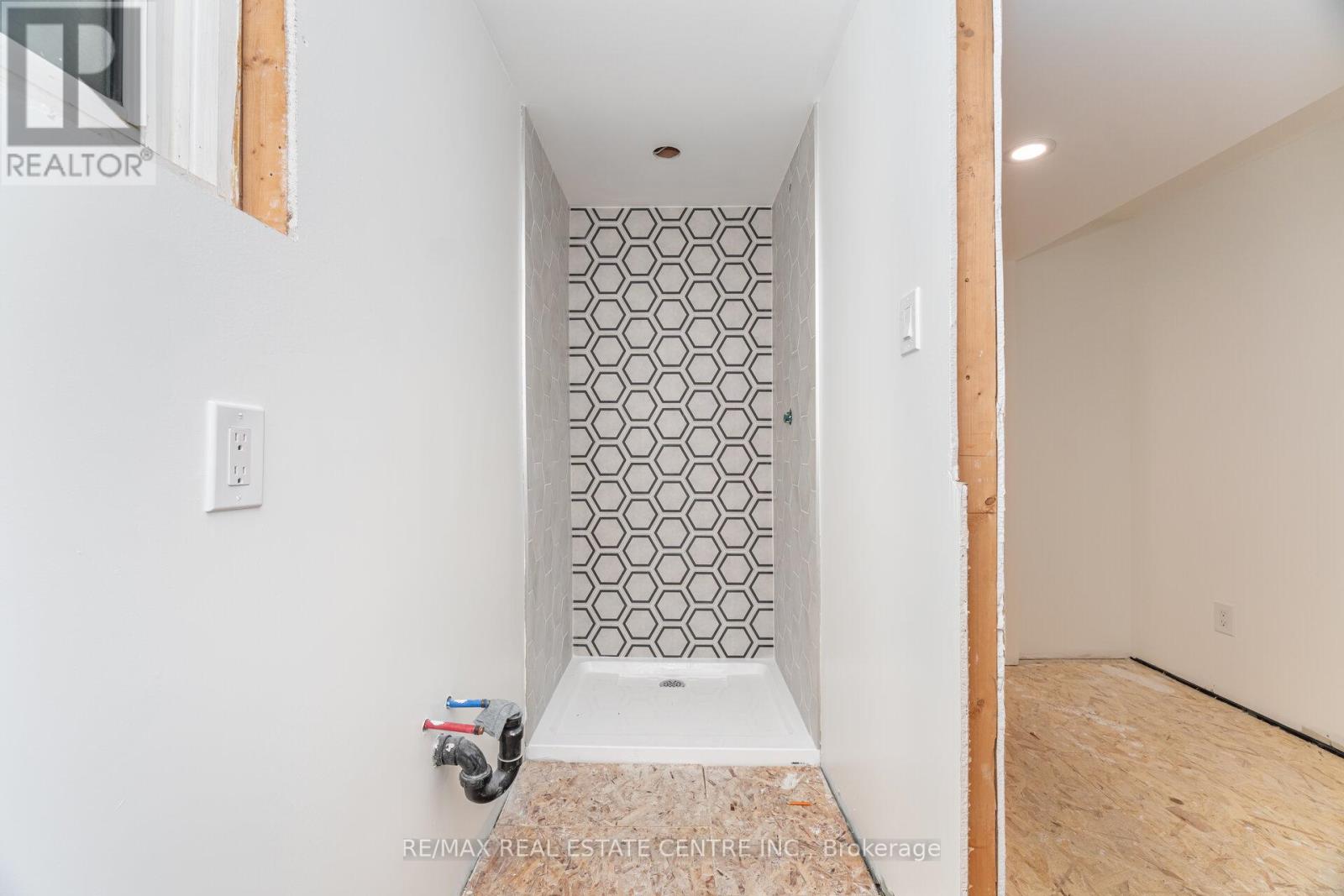 4262 Poltava Crescent, Mississauga, Ontario  L4W 3C2 - Photo 29 - W12598042