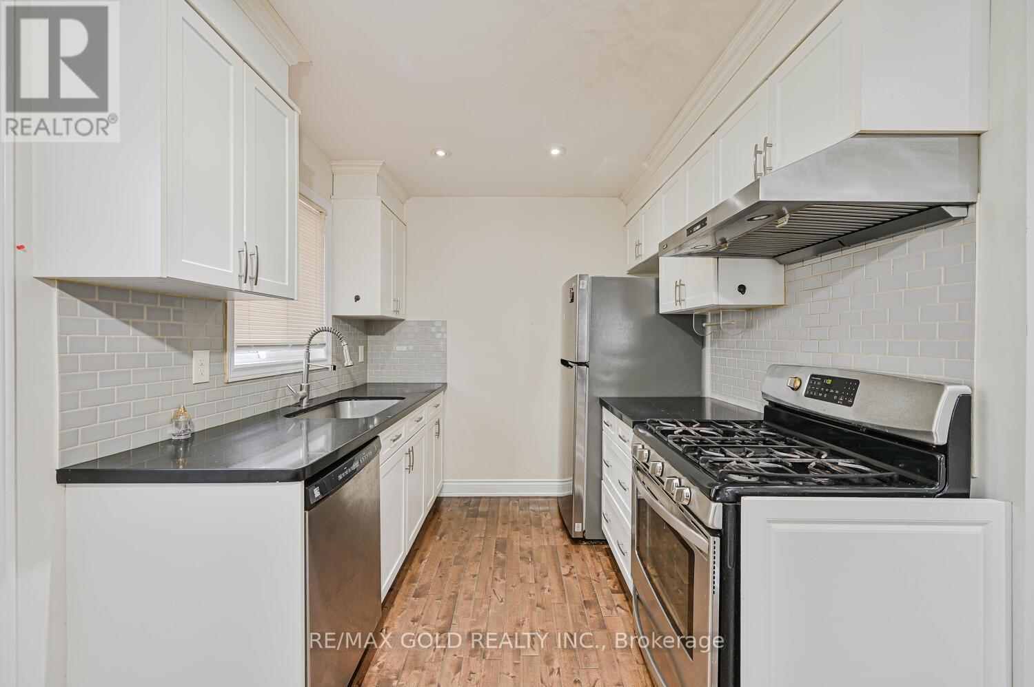 228 Martindale Crescent, Brampton, Ontario  L6X 2V2 - Photo 9 - W12590034