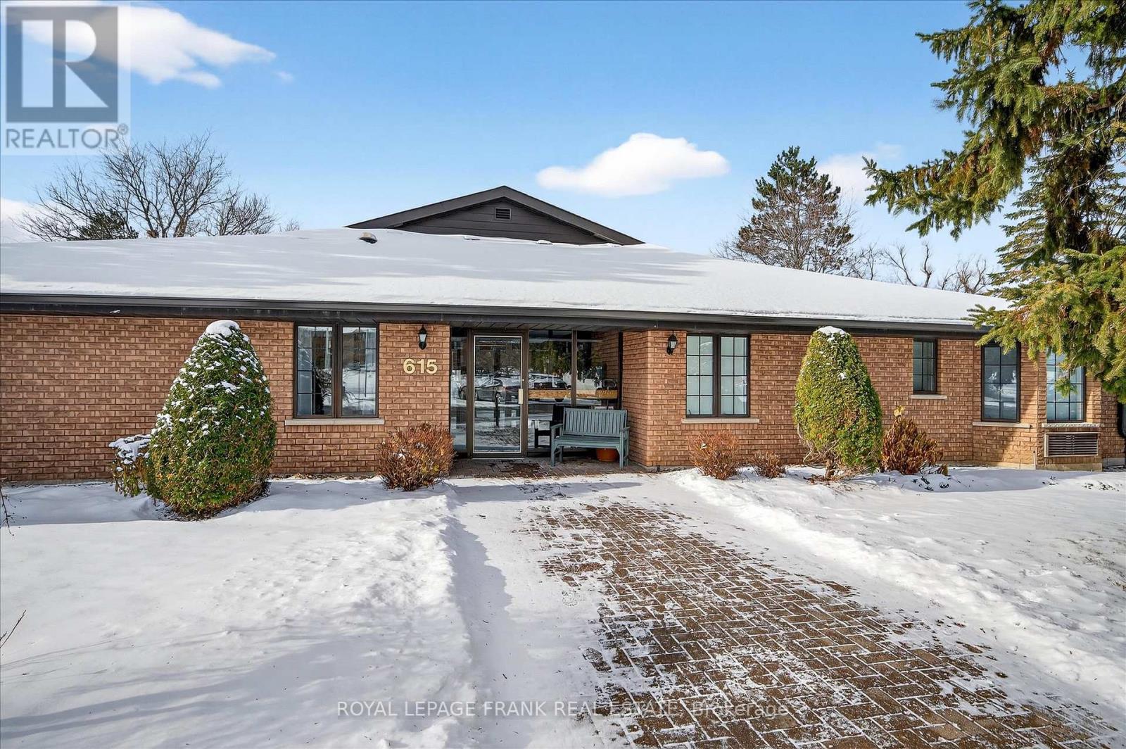 8 - 615 Whitaker Street, Peterborough, Ontario K9H 7L5 - Photo 2 - X12603758