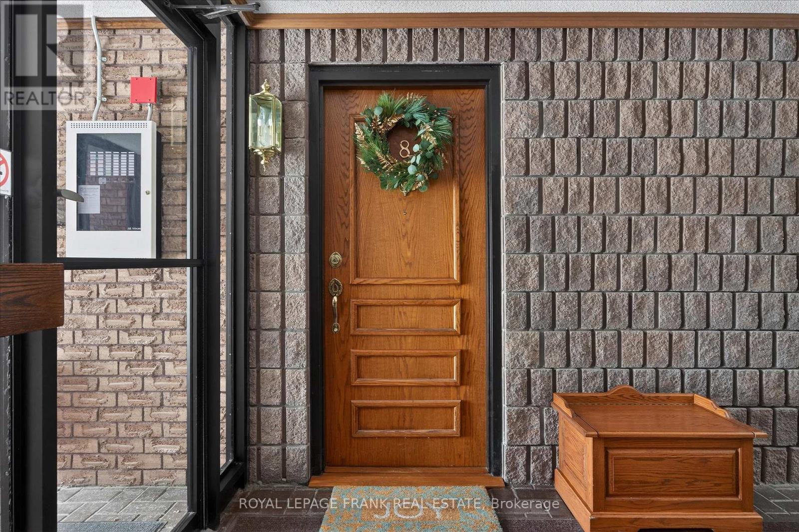 8 - 615 Whitaker Street, Peterborough, Ontario K9H 7L5 - Photo 4 - X12603758