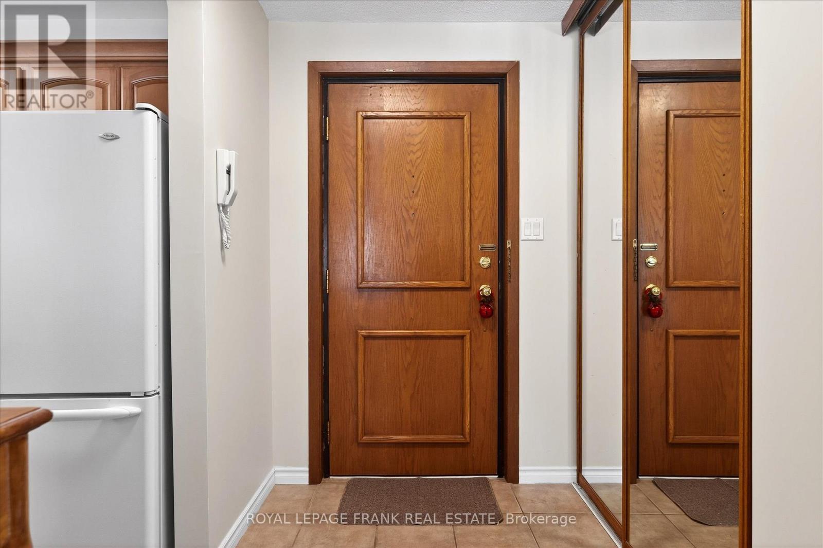 8 - 615 Whitaker Street, Peterborough, Ontario K9H 7L5 - Photo 5 - X12603758