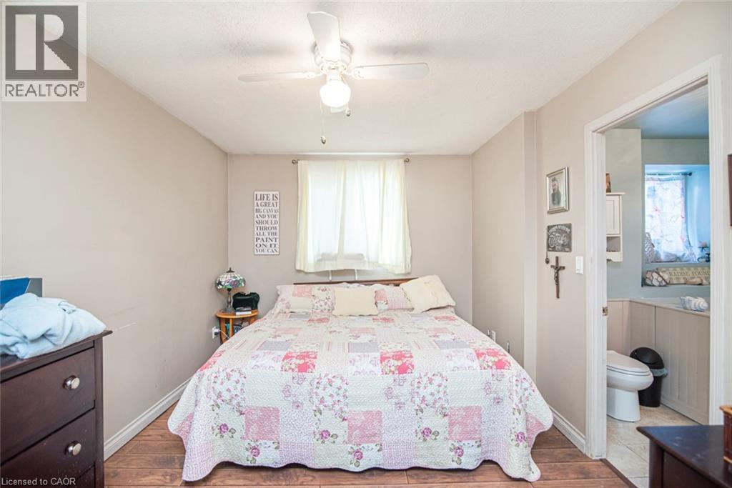 28 Perthshire Court, Hamilton, Ontario L9B 2H1 - Photo 23 - 40792291