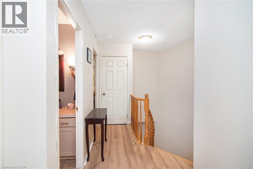 28 Perthshire Court, Hamilton, Ontario L9B 2H1 - Photo 22 - 40792291