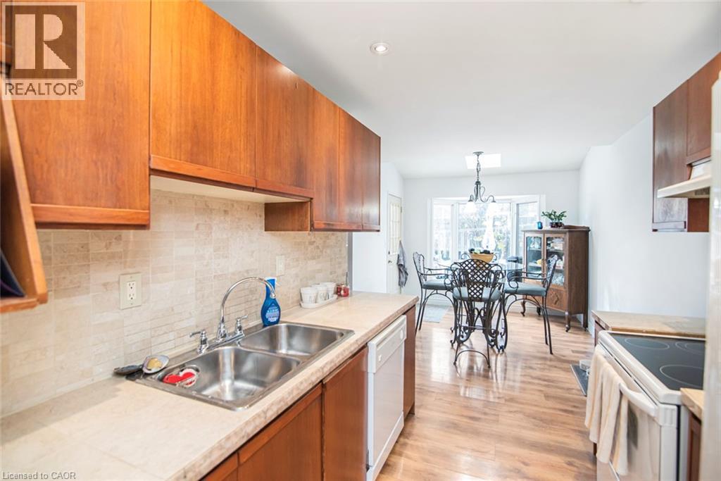 28 Perthshire Court, Hamilton, Ontario L9B 2H1 - Photo 15 - 40792291