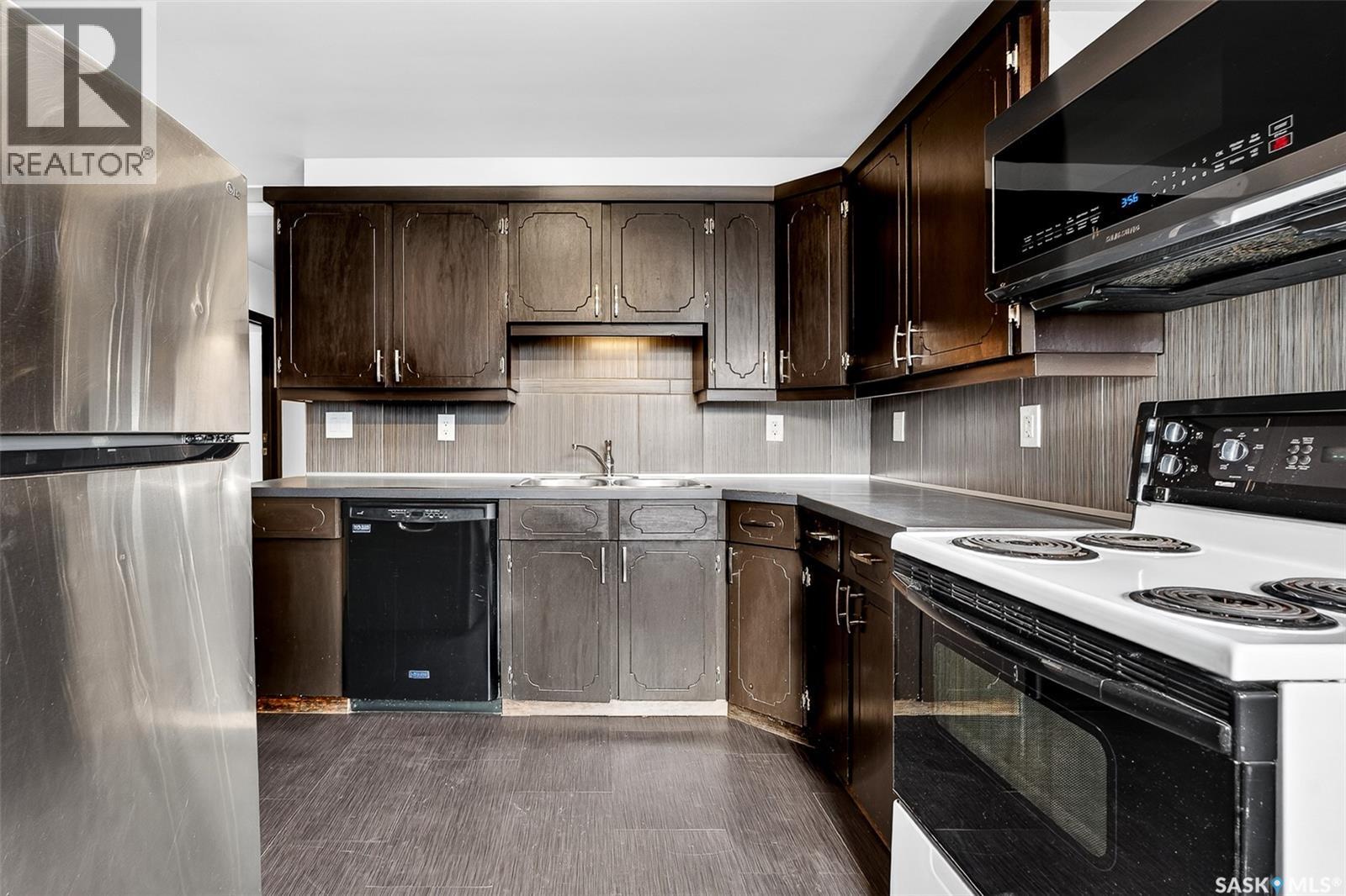 1125 8th Avenue Nw, Moose Jaw, Saskatchewan  S6H 4G4 - Photo 5 - SK025194