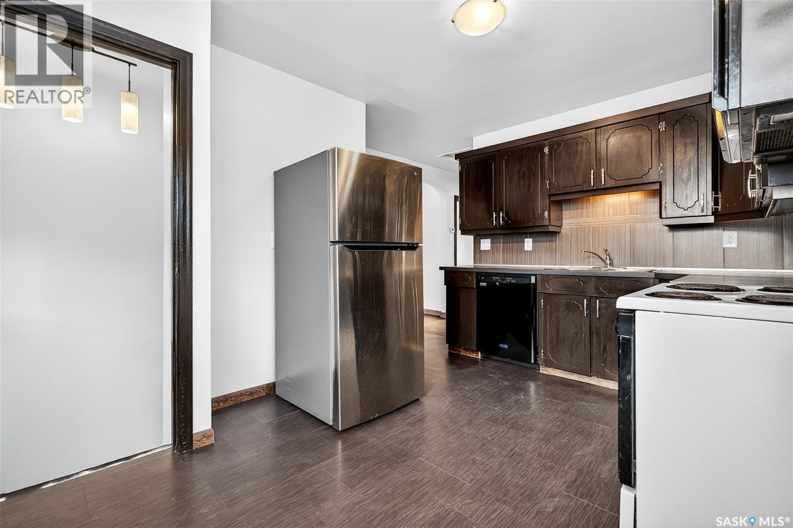 1125 8th Avenue Nw, Moose Jaw, Saskatchewan  S6H 4G4 - Photo 6 - SK025194