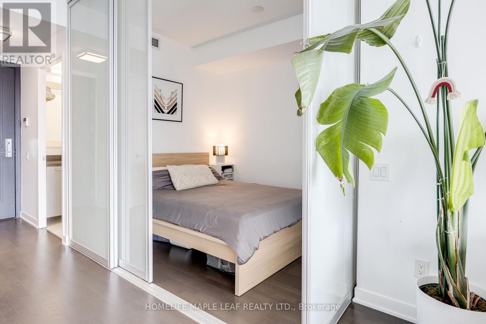 2102 - 88 Park Lawn Road, Toronto, Ontario  M8Y 0B5 - Photo 12 - W12603868