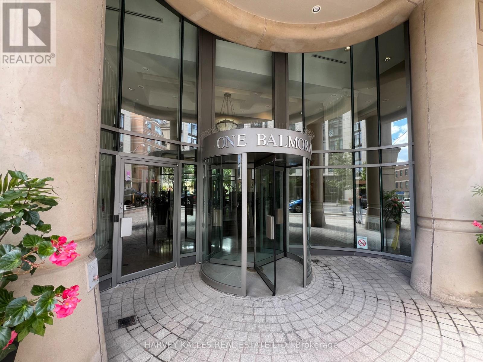 312 - 1 Balmoral Avenue, Toronto, Ontario  M4V 3B9 - Photo 2 - C12603836