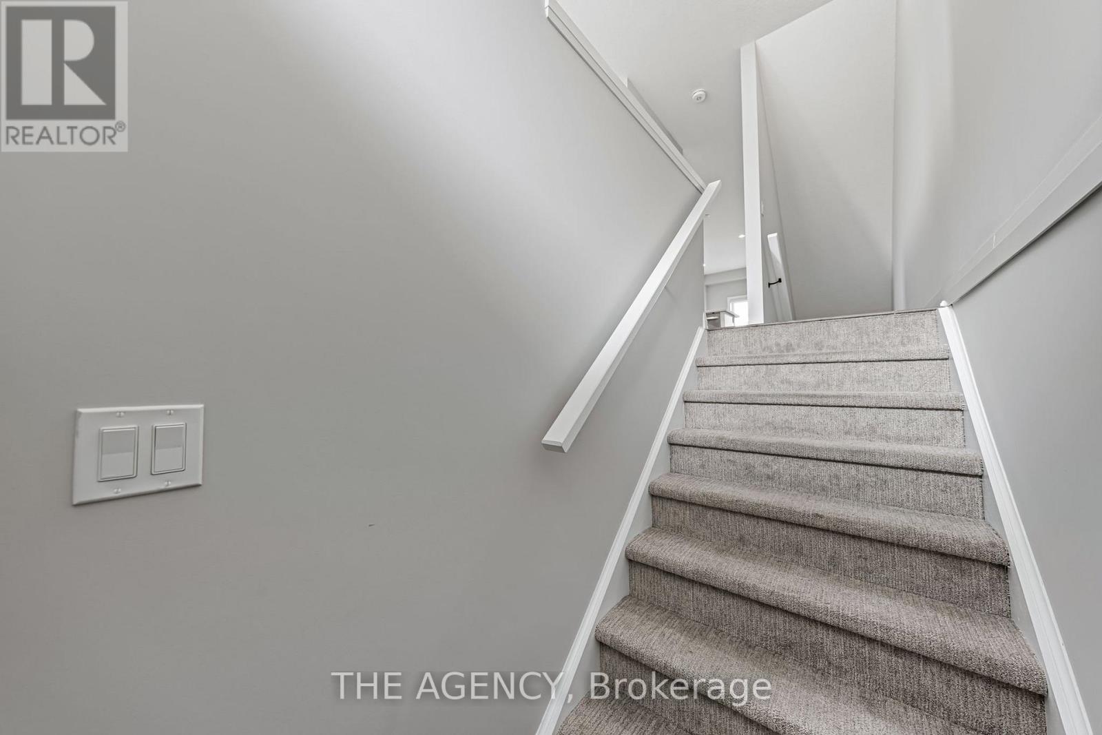 53 Aquarius Crescent, Hamilton, Ontario  L0R 1P0 - Photo 5 - X12603796