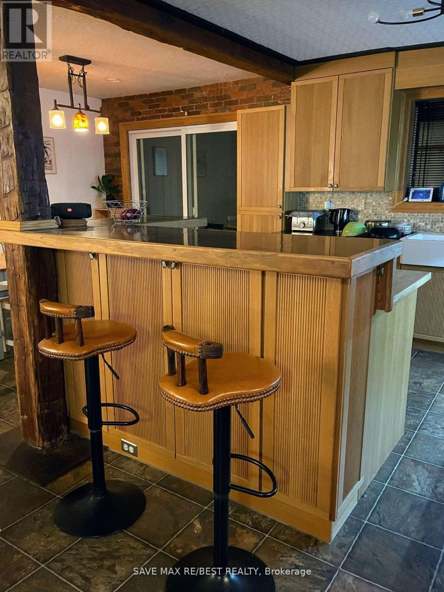 268 Manchester Road, Kitchener, Ontario  N2B 1A4 - Photo 12 - X12603876