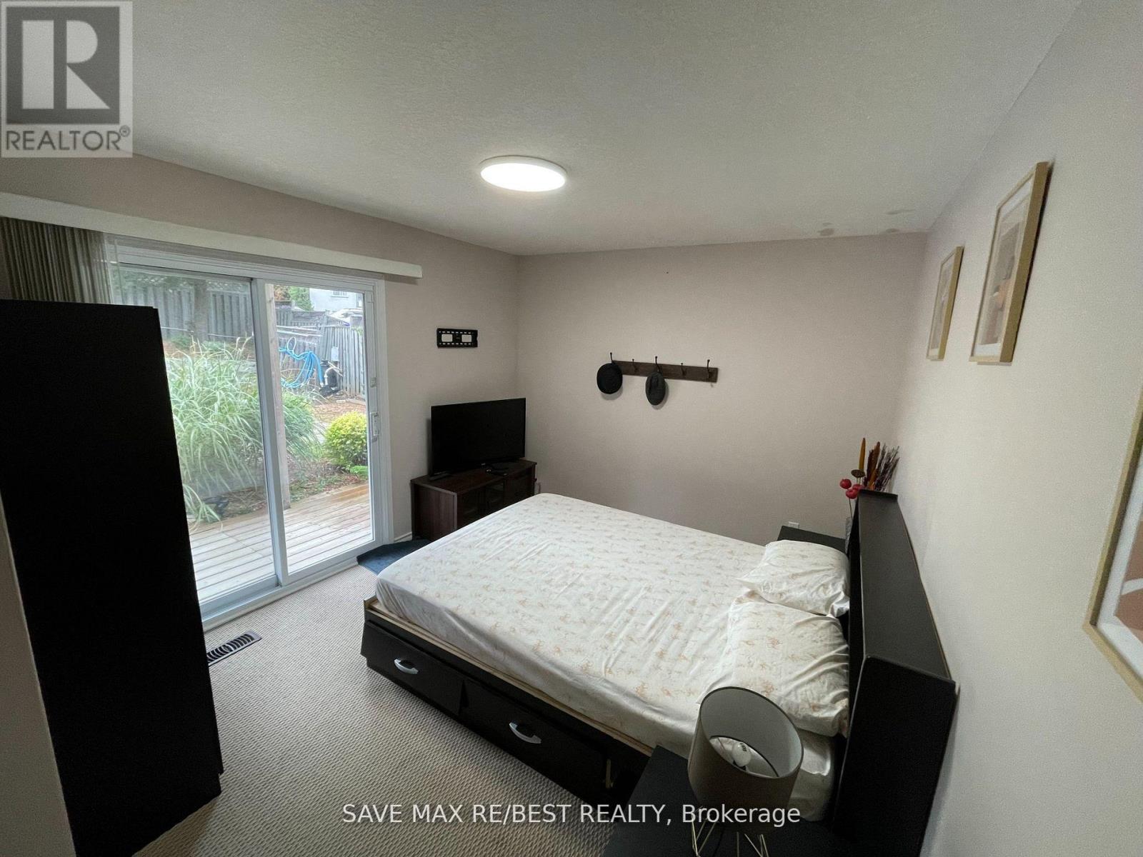 268 Manchester Road, Kitchener, Ontario  N2B 1A4 - Photo 16 - X12603876