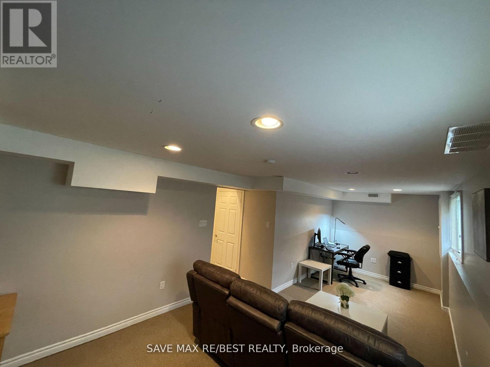 268 Manchester Road, Kitchener, Ontario  N2B 1A4 - Photo 33 - X12603876