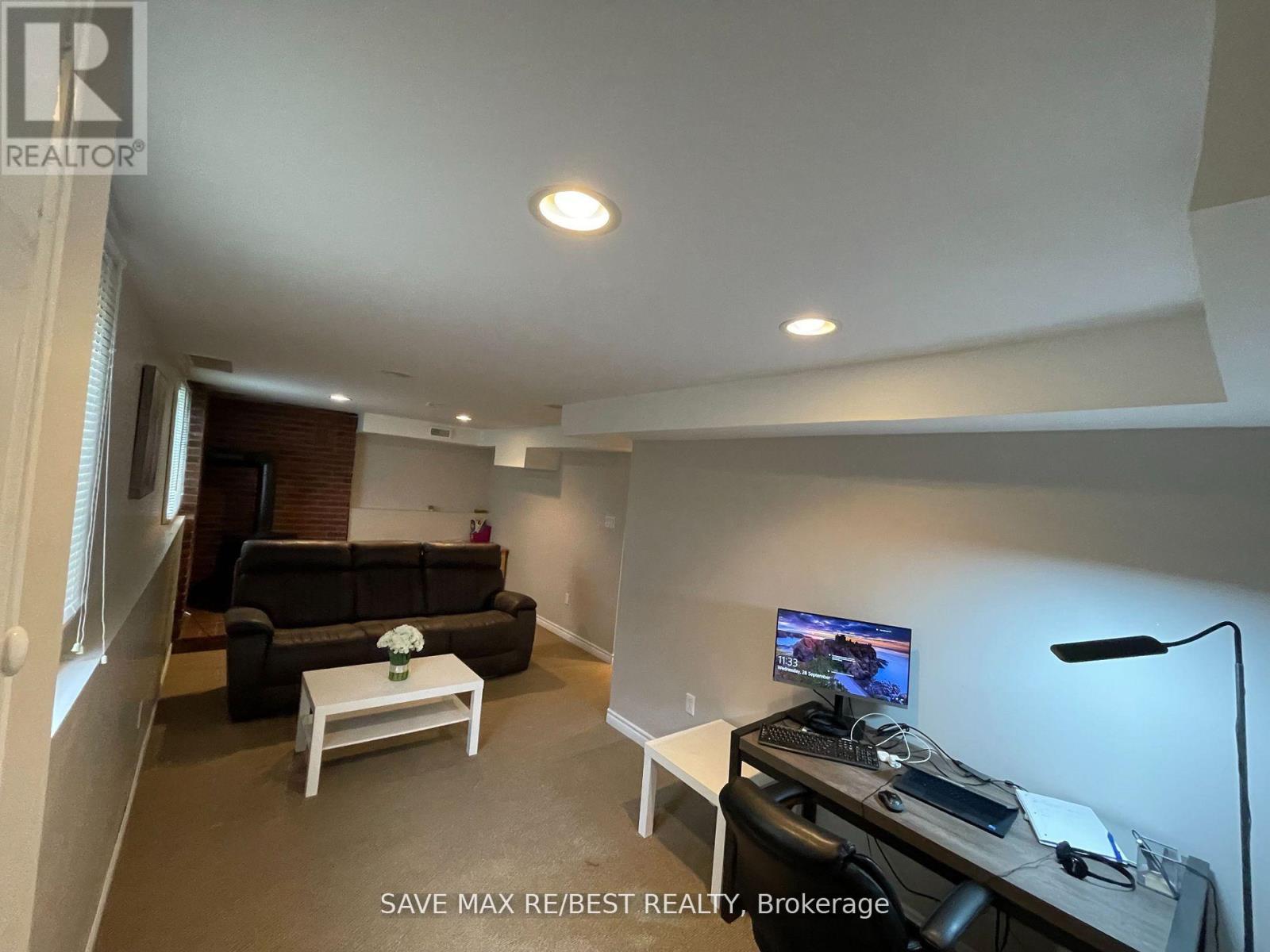 268 Manchester Road, Kitchener, Ontario  N2B 1A4 - Photo 35 - X12603876