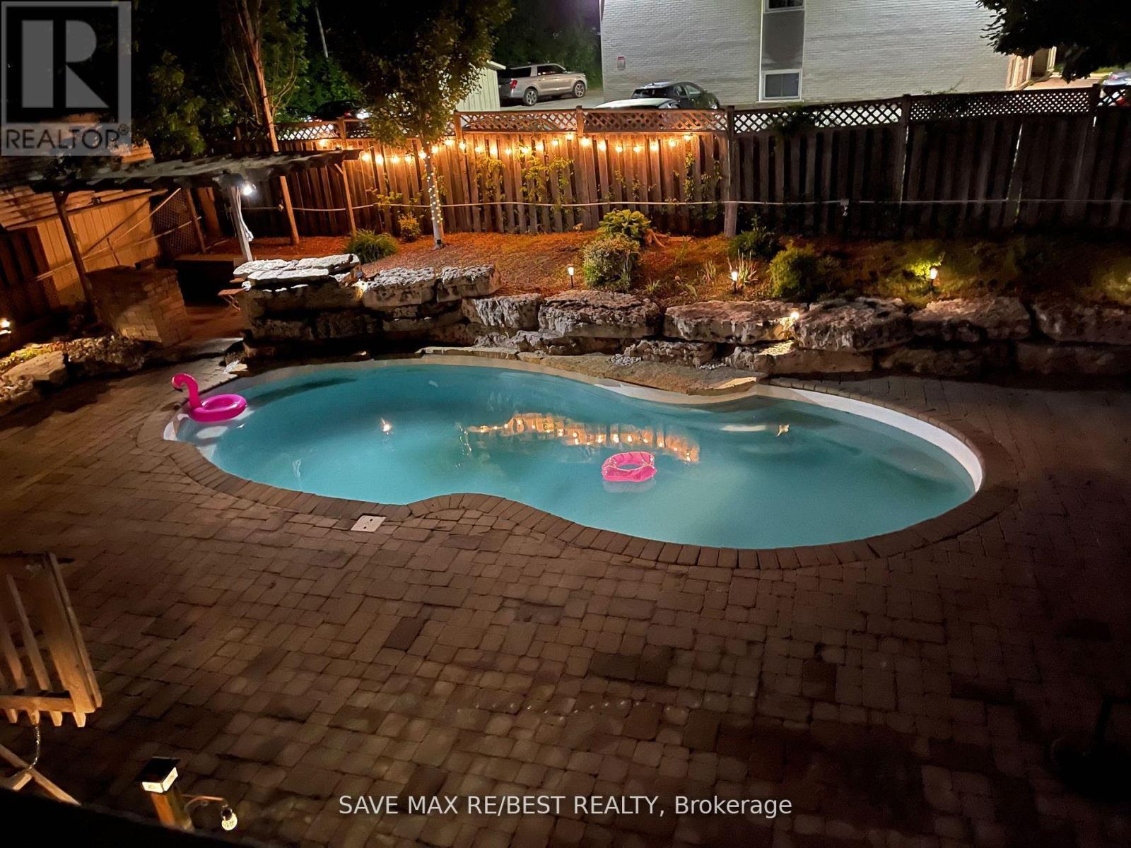 268 Manchester Road, Kitchener, Ontario  N2B 1A4 - Photo 37 - X12603876