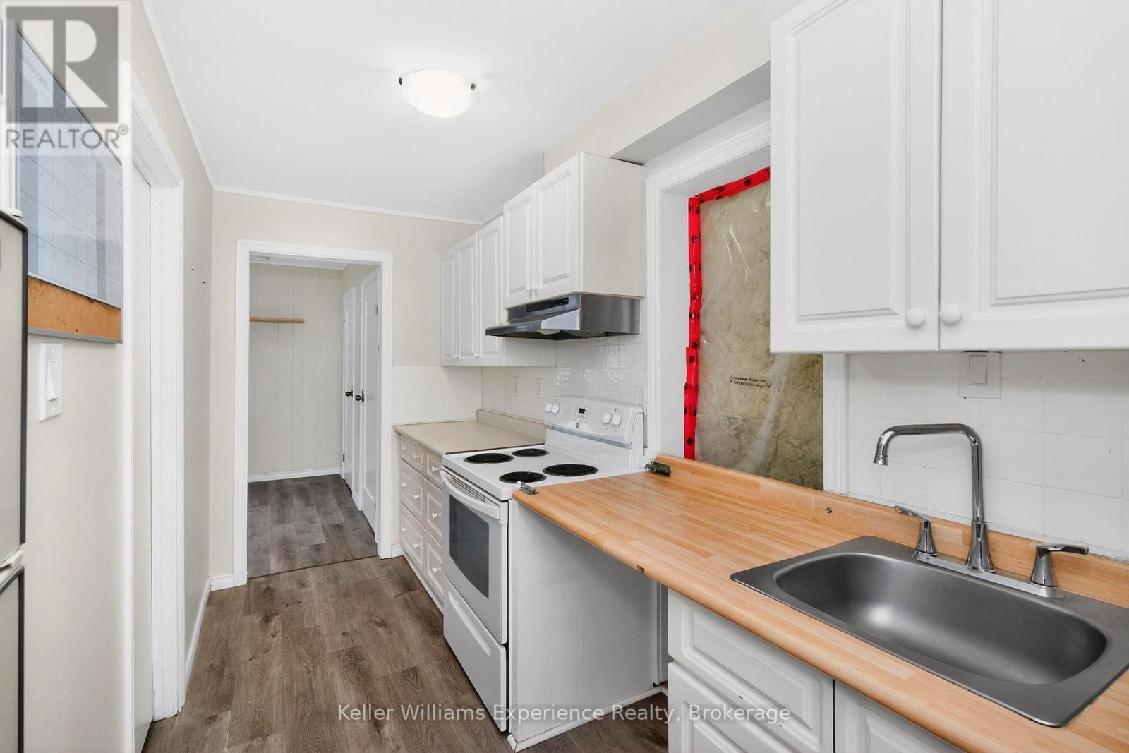 44 Yeo Street, Penetanguishene, Ontario  L9M 1C9 - Photo 4 - S12603918