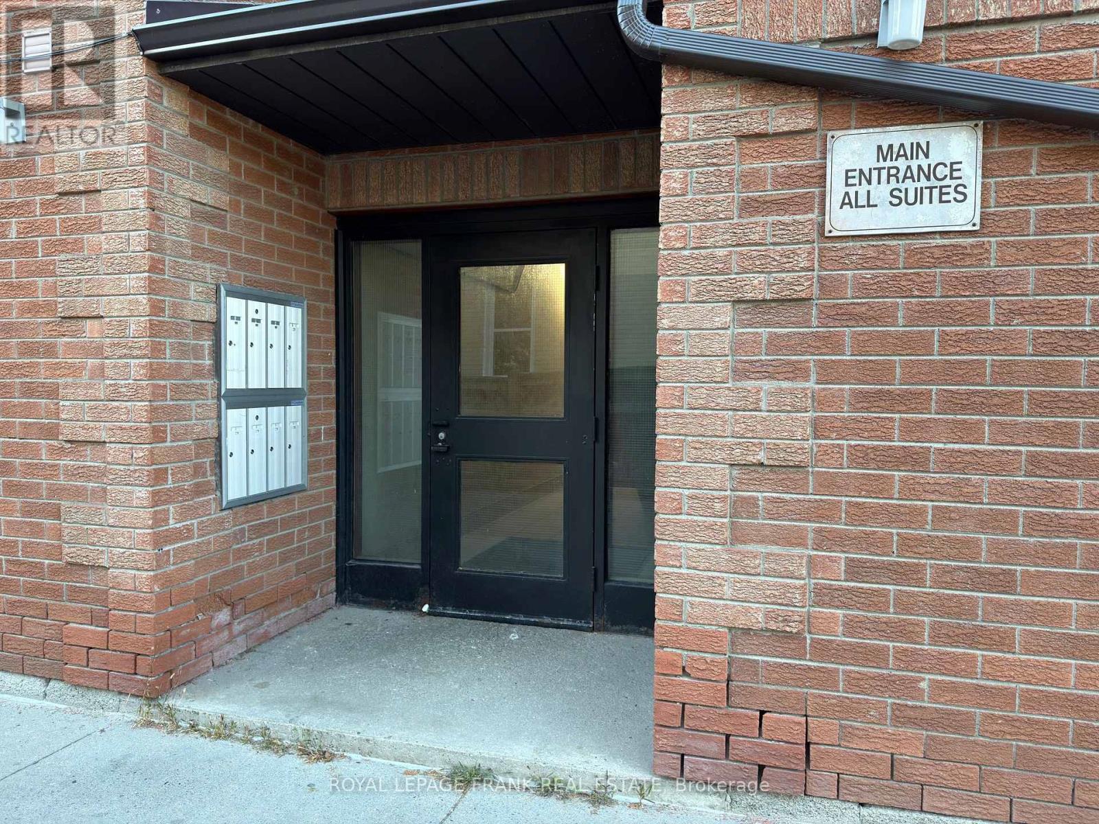 8 - 155 Colborne Street E, Oshawa, Ontario  L1G 1M3 - Photo 2 - E12604116