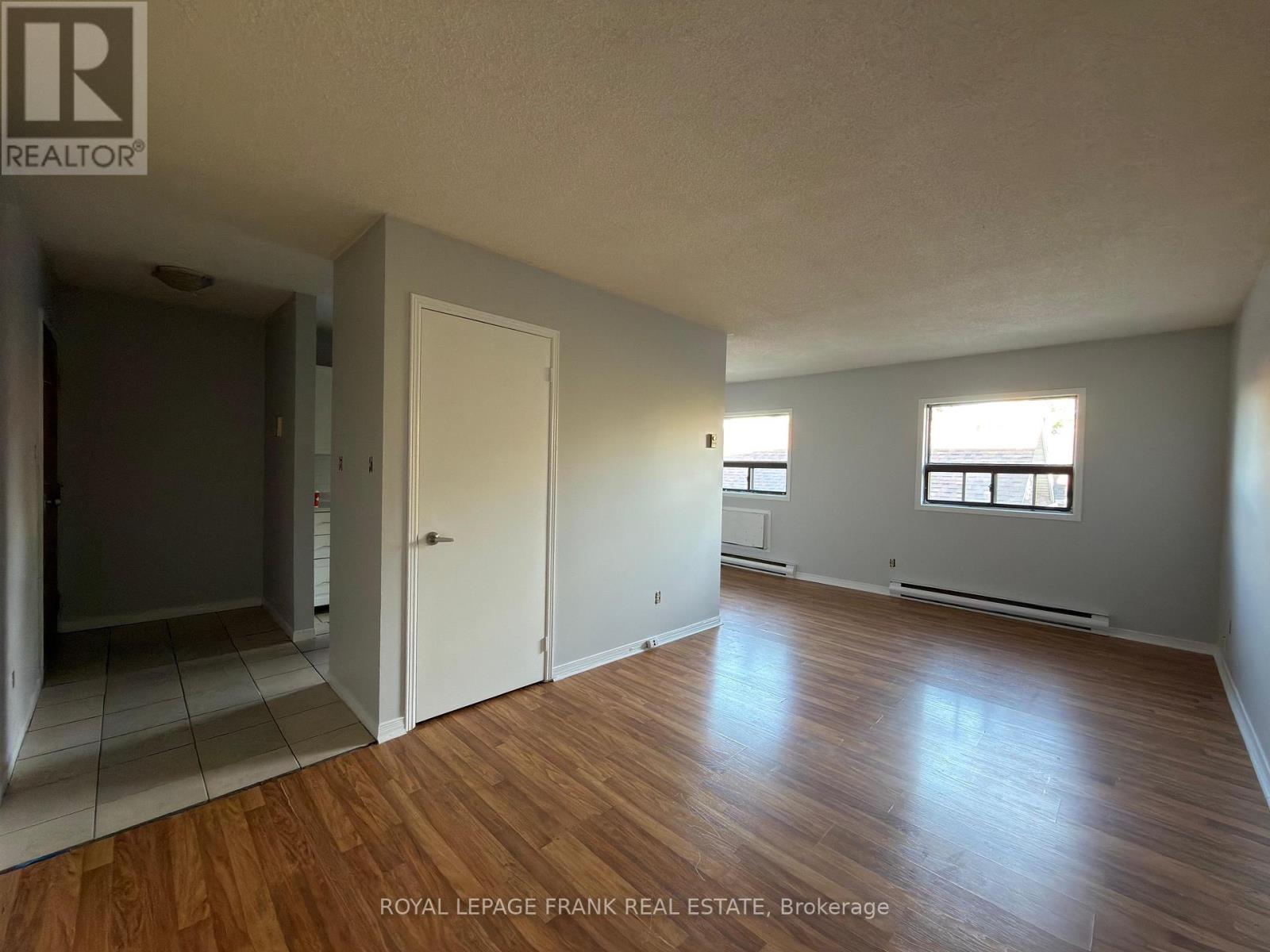 8 - 155 Colborne Street E, Oshawa, Ontario  L1G 1M3 - Photo 5 - E12604116