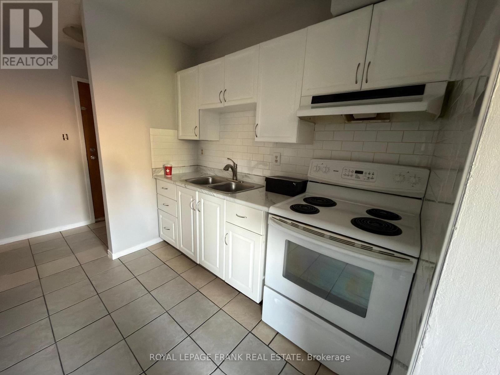 8 - 155 Colborne Street E, Oshawa, Ontario  L1G 1M3 - Photo 6 - E12604116