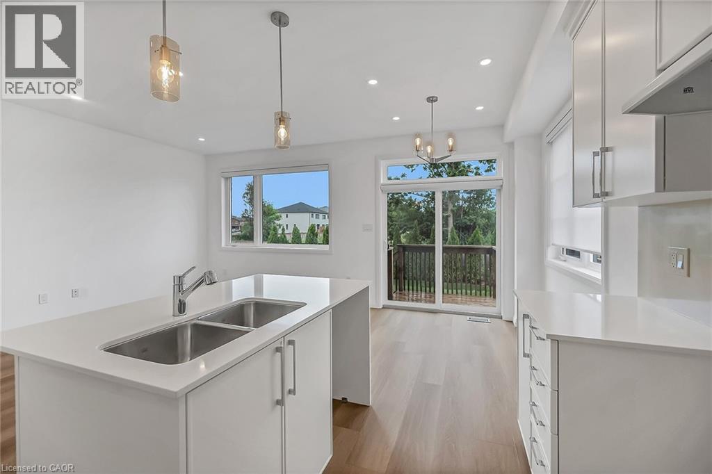 385 Limeridge Road E, Hamilton, Ontario  L9A 5A4 - Photo 16 - 40752573