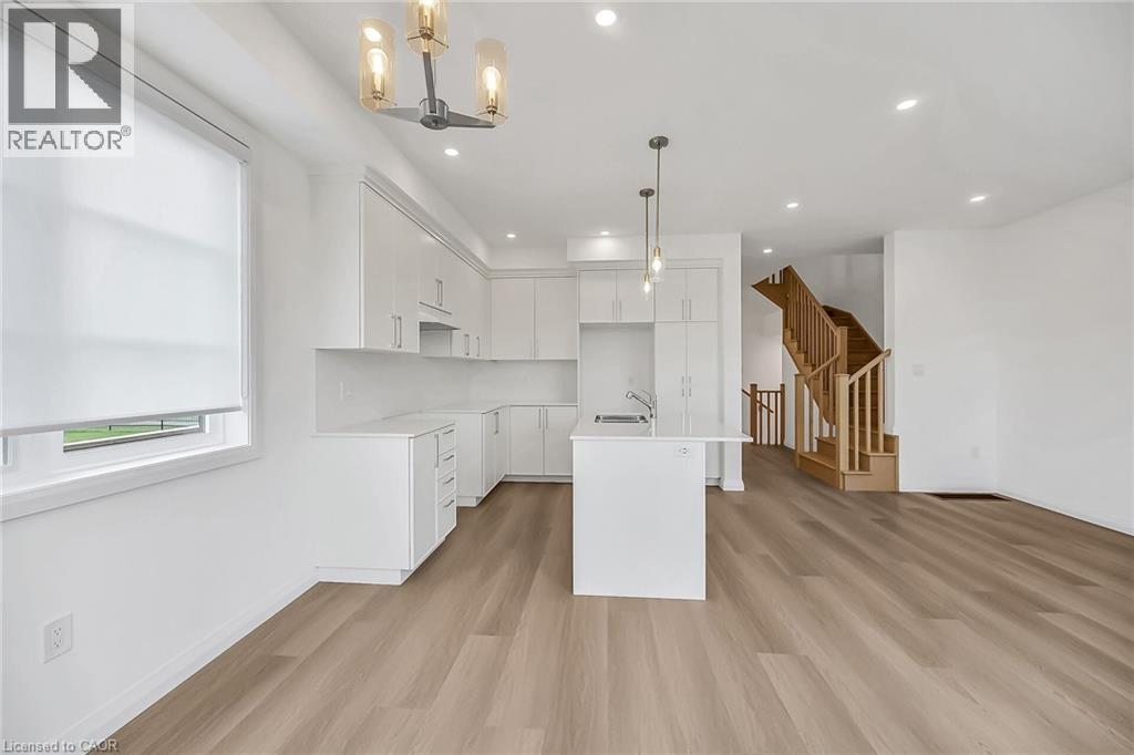 385 Limeridge Road E, Hamilton, Ontario  L9A 5A4 - Photo 18 - 40752573