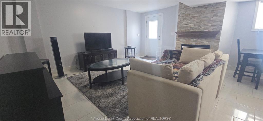 1551 Dobrich Street Unit# Lower, Windsor, Ontario N9B 3W7 - Photo 3 - 25031030