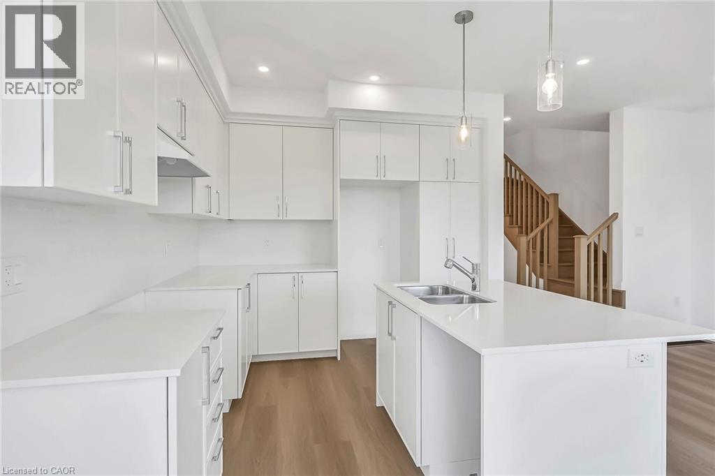 385 Limeridge Road E, Hamilton, Ontario  L9A 5A4 - Photo 14 - 40752573