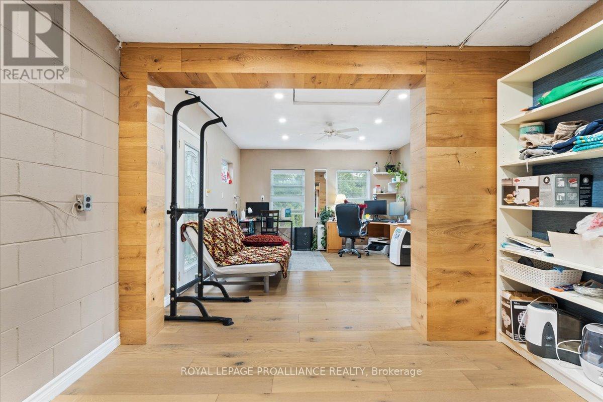 44 Meadowvale Avenue, Belleville, Ontario  K8N 2L6 - Photo 11 - X12603920